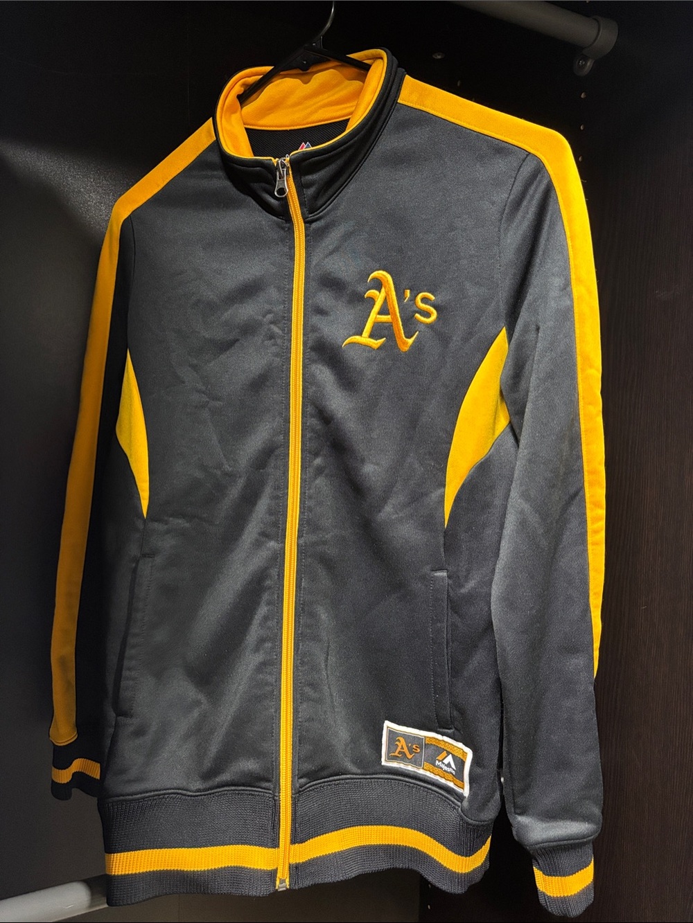 Oakland A’s Majestic Black Jacket with Yellow Trim Track Jacket Sz Small